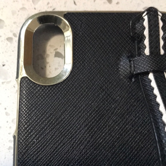 Kate spade iphone XR with strap/handle - Picture 3 of 4